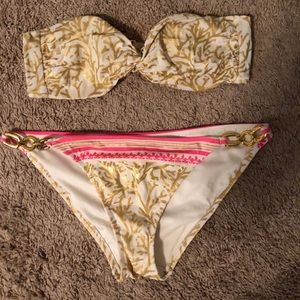 Victoria’s Secret bikini